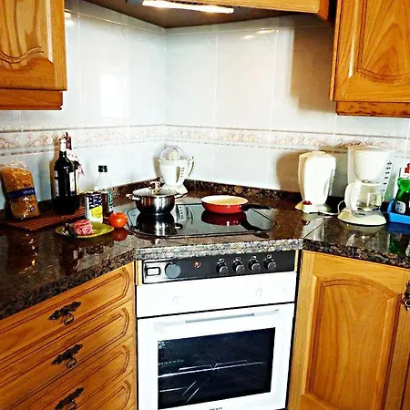 Holiday home Finca-panoramica-teidemar-3-schlafzimmer-baeder-tolle-fernsicht-gaerten-pool-grill-und-parkplatz *