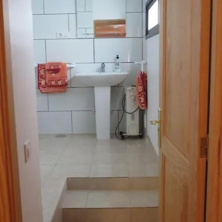 Finca-panoramica-teidemar-3-schlafzimmer-baeder-tolle-fernsicht-gaerten-pool-grill-und-parkplatz *